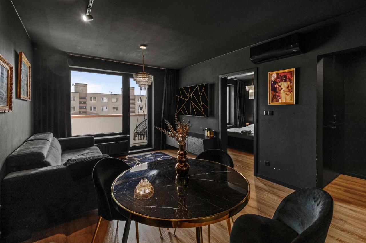 Lam Black - Ac - Balcony Apartment Bratislava Bagian luar foto