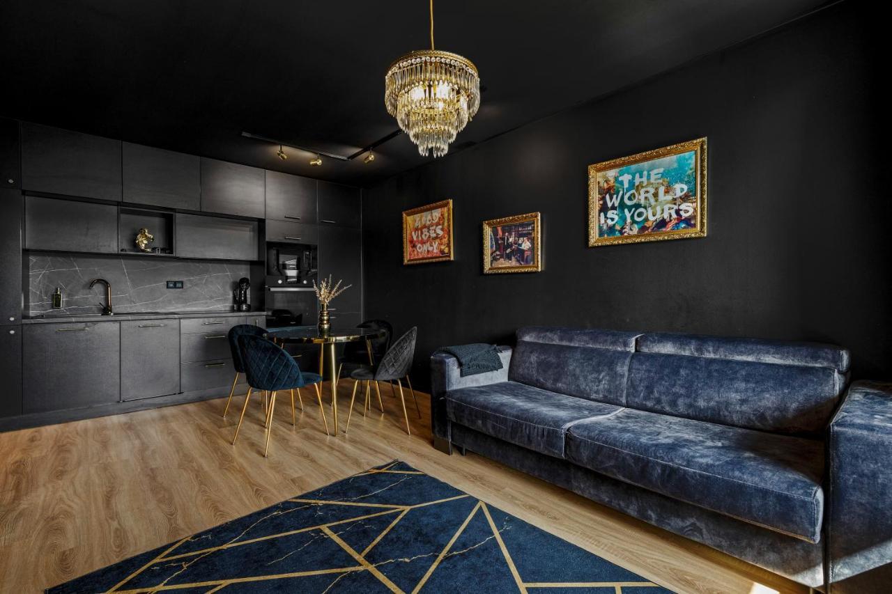 Lam Black - Ac - Balcony Apartment Bratislava Bagian luar foto