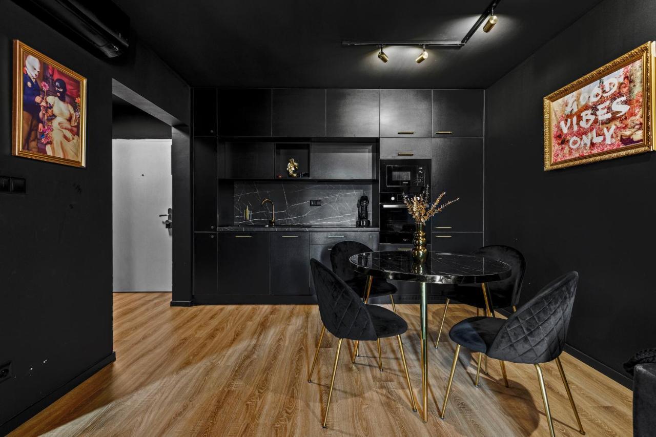 Lam Black - Ac - Balcony Apartment Bratislava Bagian luar foto